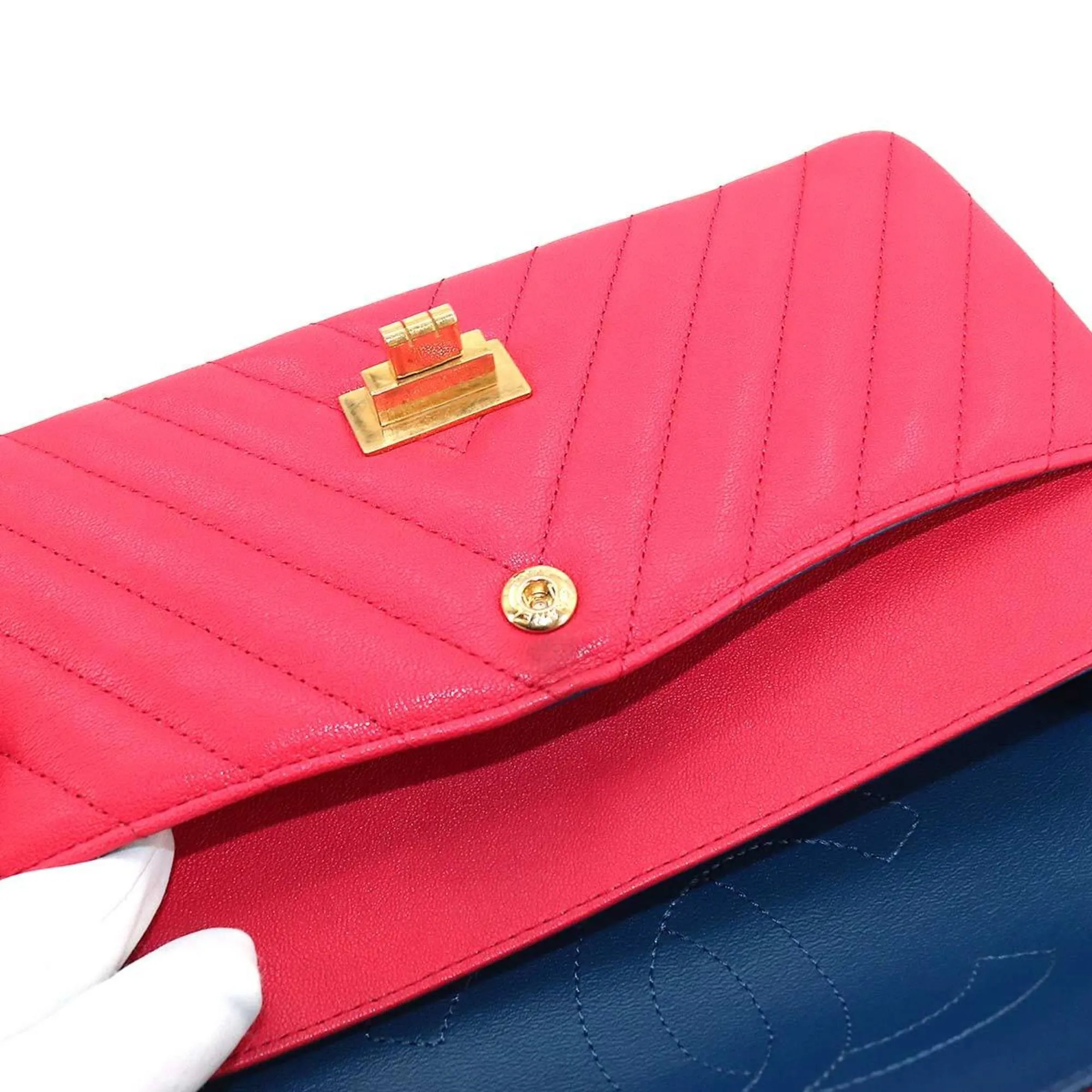 CHANEL 2.55 Chevron V stitch chain shoulder bag leather red A37586 gold metal fittings Bag