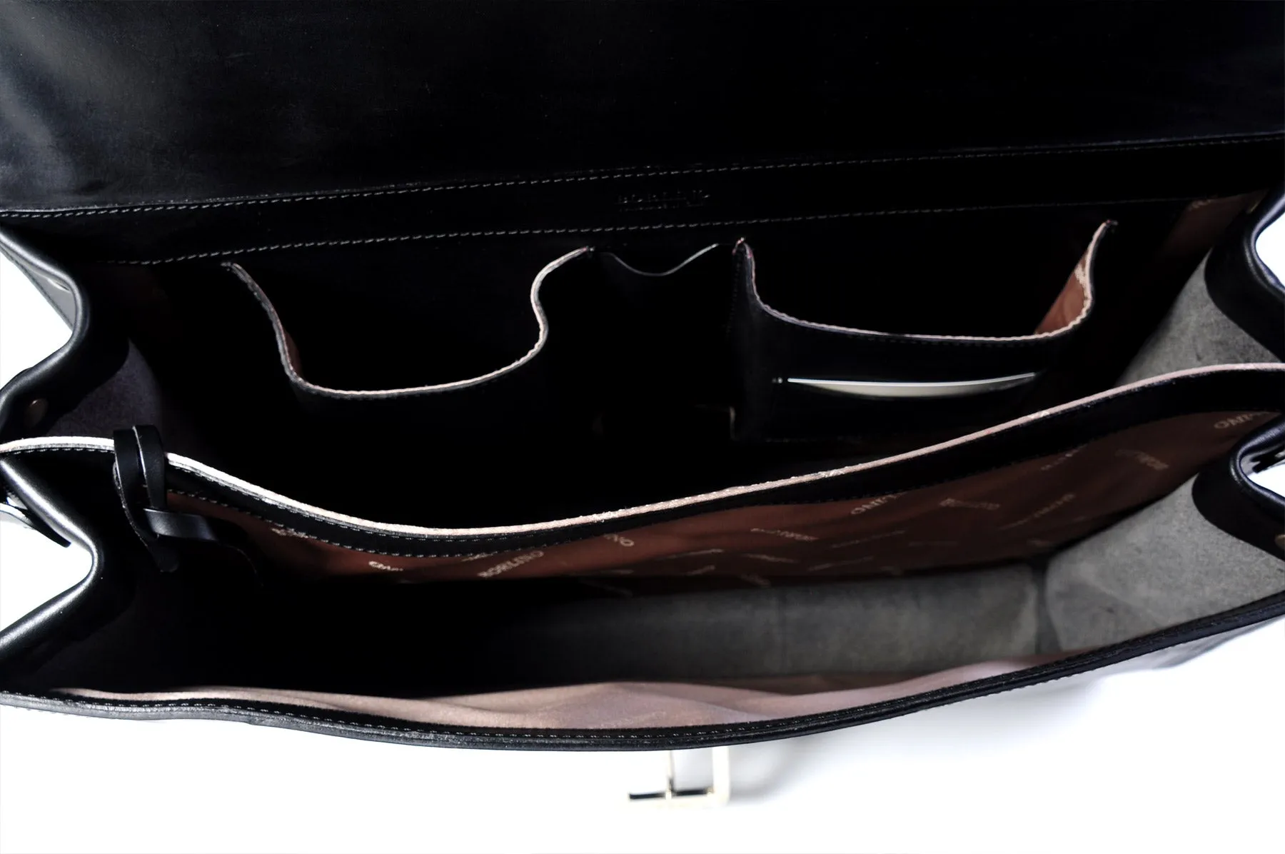 The Cesena Classic Vachetta Leather Briefcase - Onyx Black