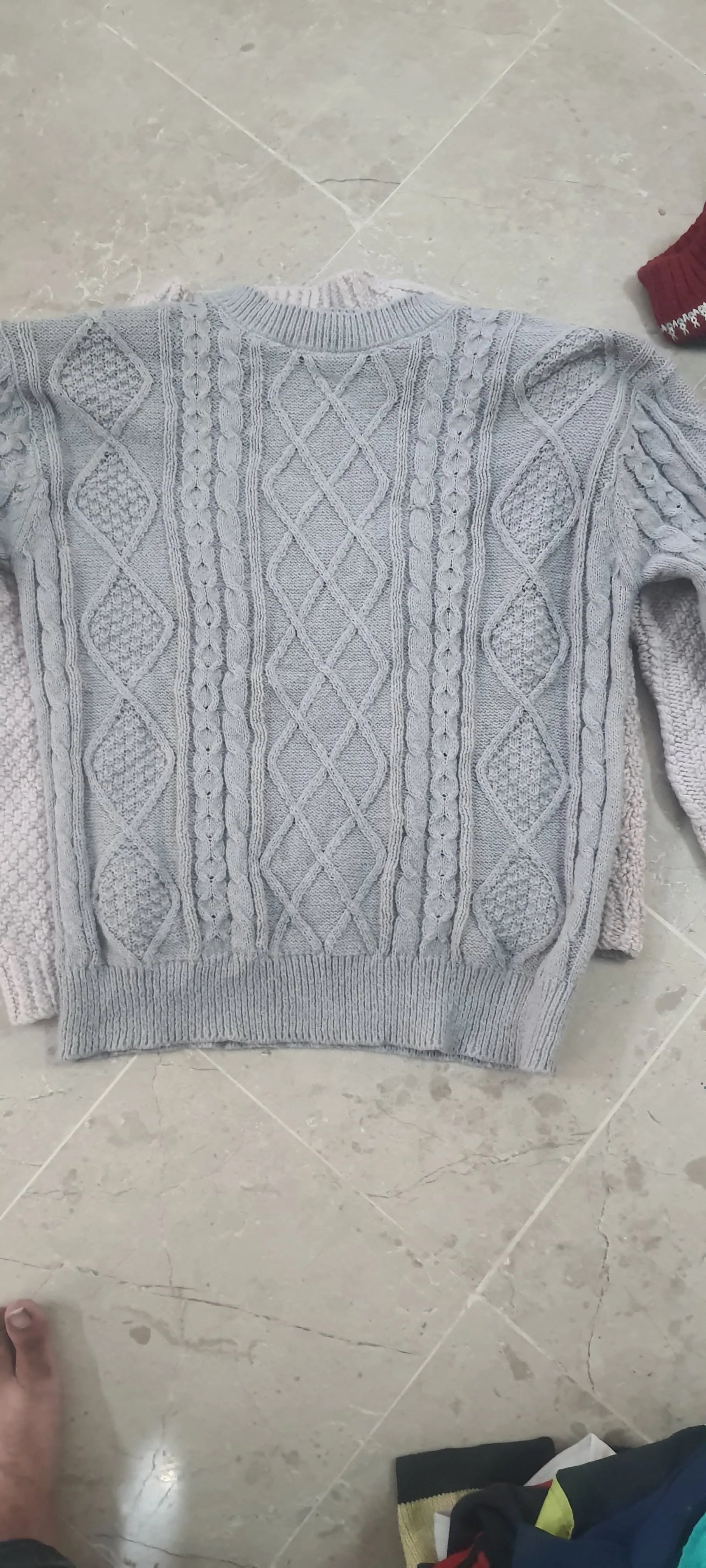 Women sweaters-200 pcs